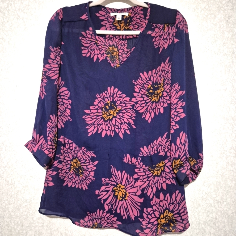 Banana Republic Floral 3/4 Sleeve Blouse in Blue and Pink...Size:S